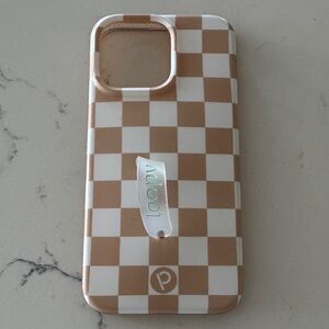 Loopy Case Beige and White Checkerboard Phone Case 15 pro max
